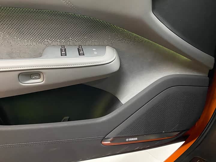 Фото 8 - Zeekr 001