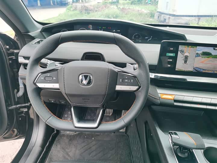 Фото 11 - Changan UNI-V