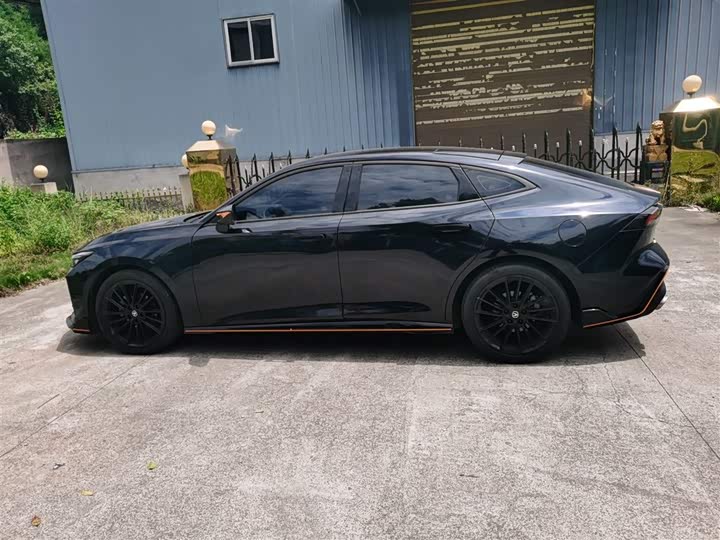 Фото 5 - Changan UNI-V