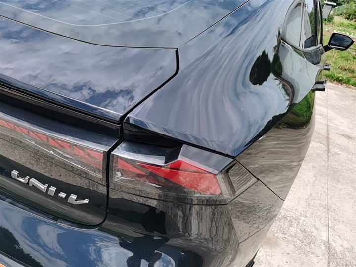 Фото 8 - Changan UNI-V