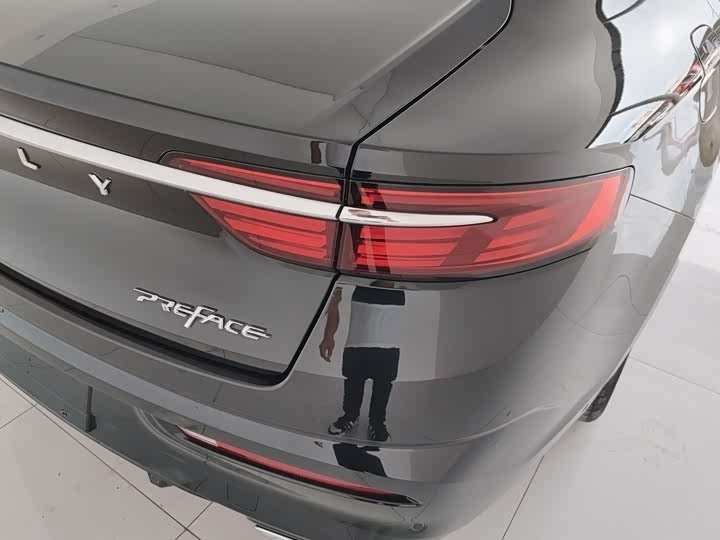 Фото 15 - Geely Preface