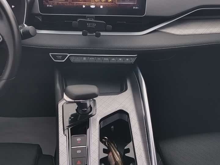 Фото 9 - Geely Preface