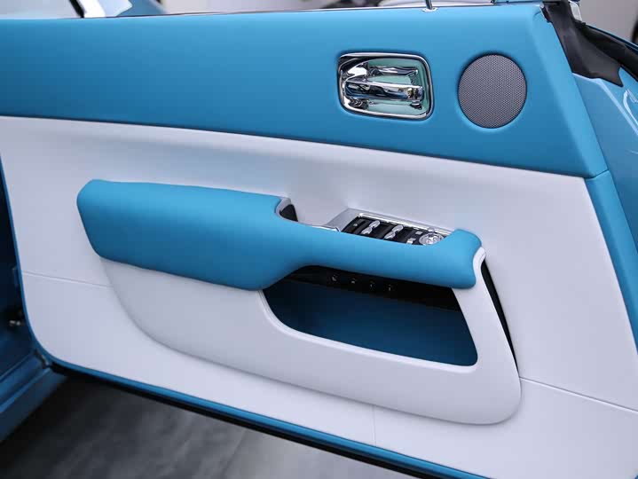 Фото 17 - Rolls-Royce Wraith