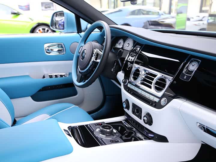 Фото 19 - Rolls-Royce Wraith