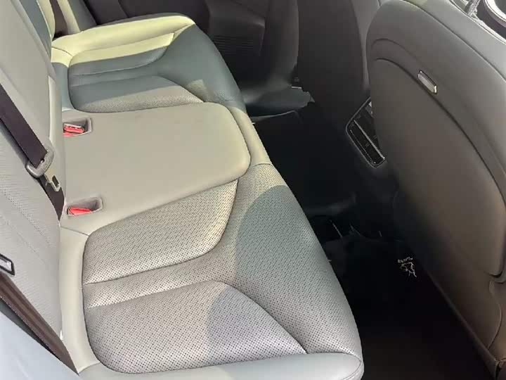 Фото 6 - XPeng G7