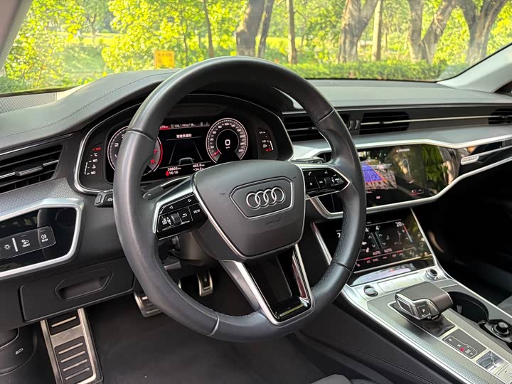 Фото 12 - Audi A6