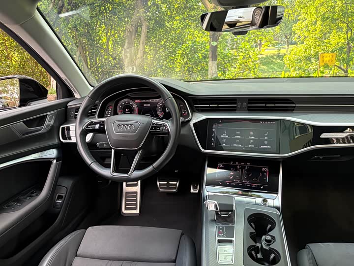 Фото 18 - Audi A6