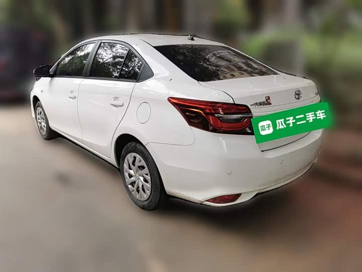 Фото 14 - Toyota Vios