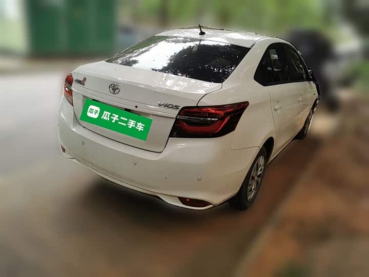 Фото 16 - Toyota Vios