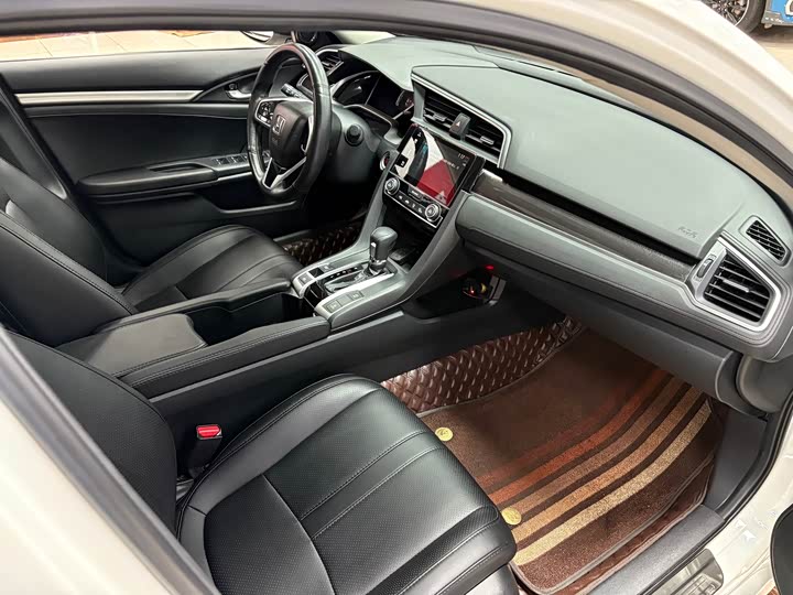 Фото 15 - Honda Civic