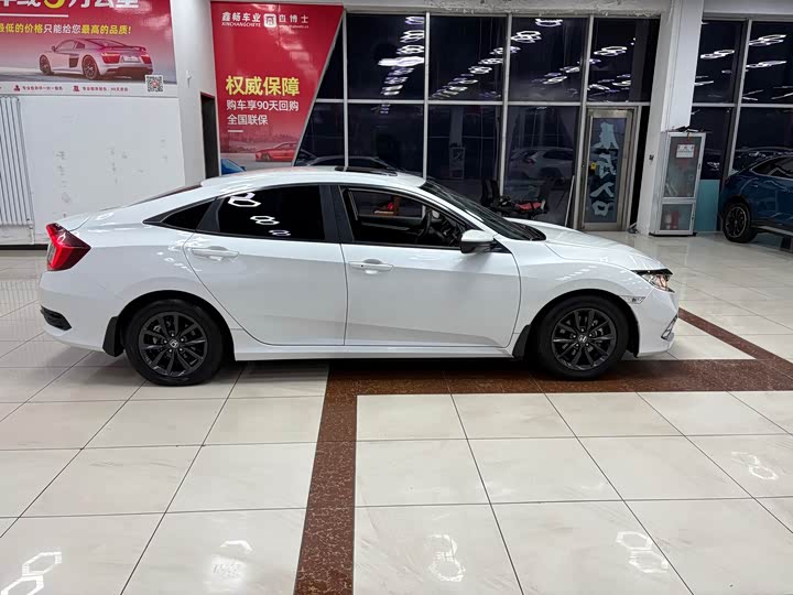 Фото 4 - Honda Civic