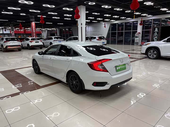 Фото 7 - Honda Civic