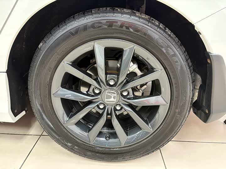 Фото 8 - Honda Civic