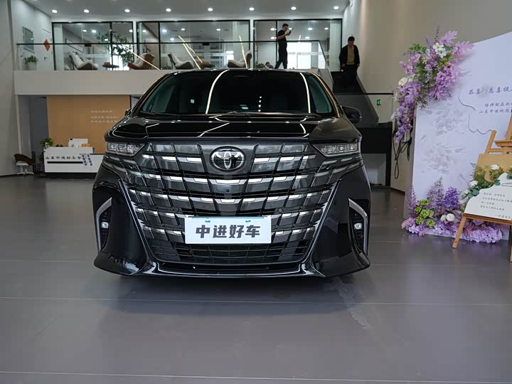 Фото 1 - Toyota Alphard