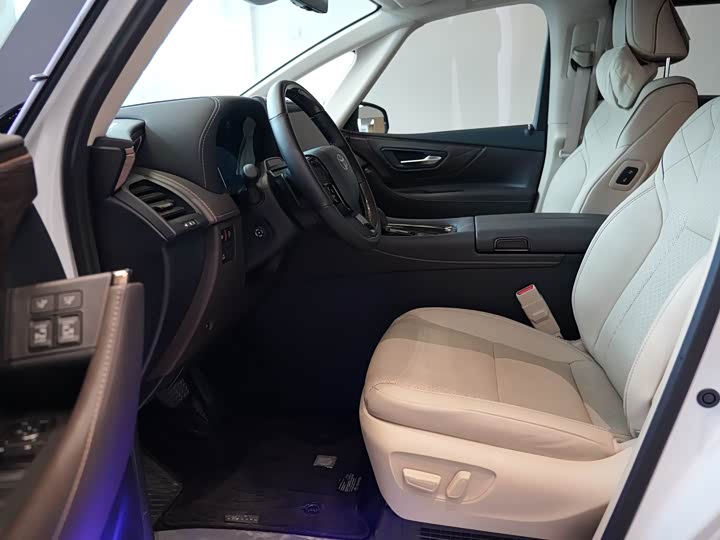 Фото 6 - Toyota Alphard