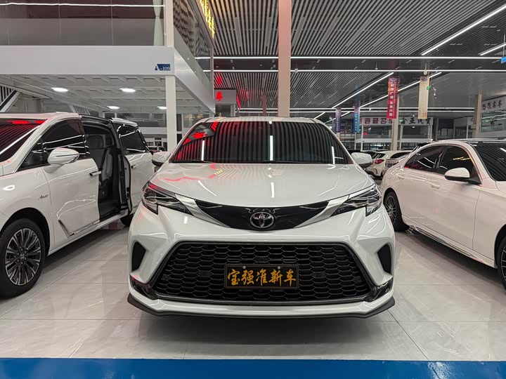 Фото 1 - Toyota Granvia