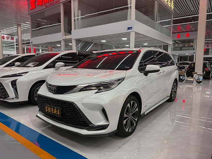 Фото 2 - Toyota Granvia