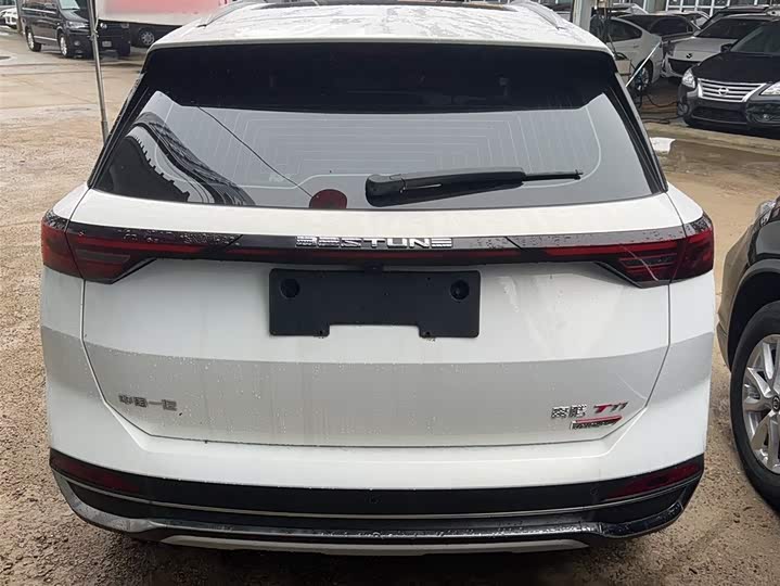 Фото 6 - Bestune T77