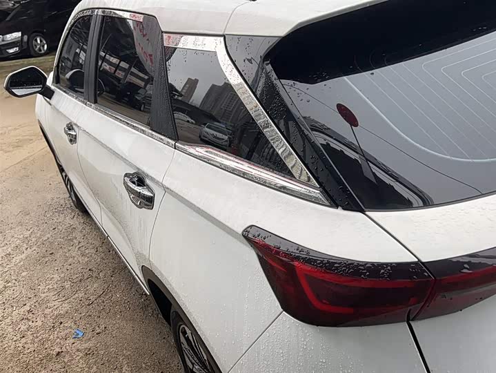 Фото 7 - Bestune T77