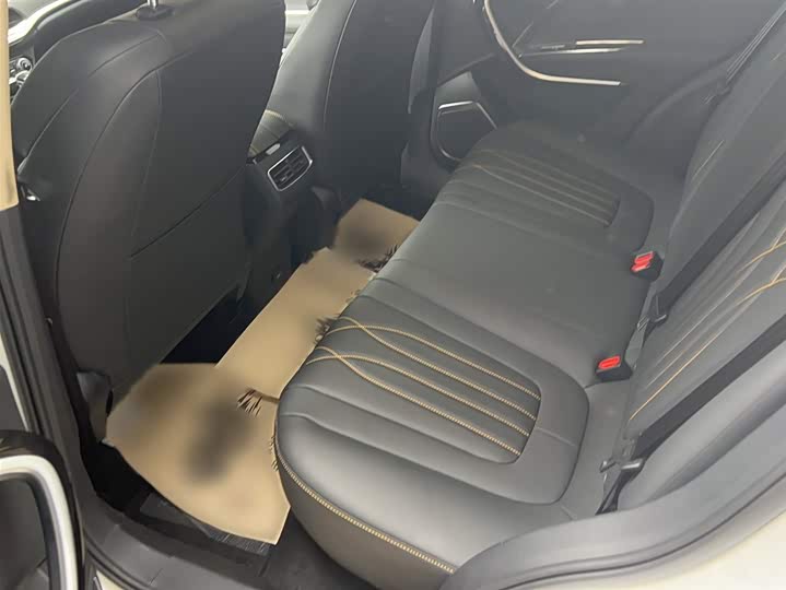 Фото 8 - Bestune T77