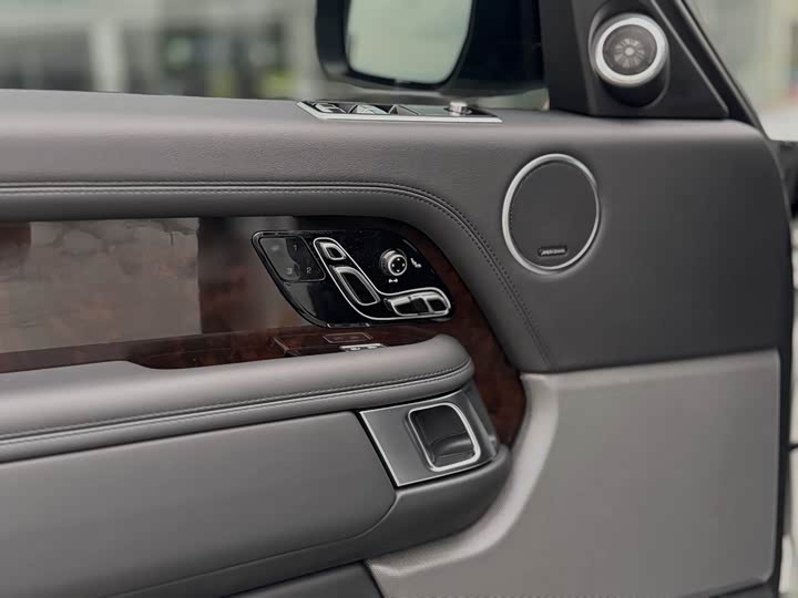 Фото 9 - Land Rover Range Rover