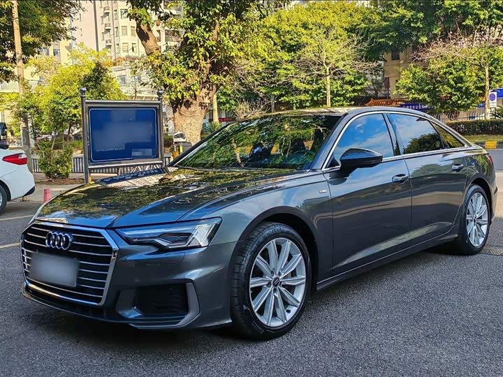Фото 1 - Audi A6L