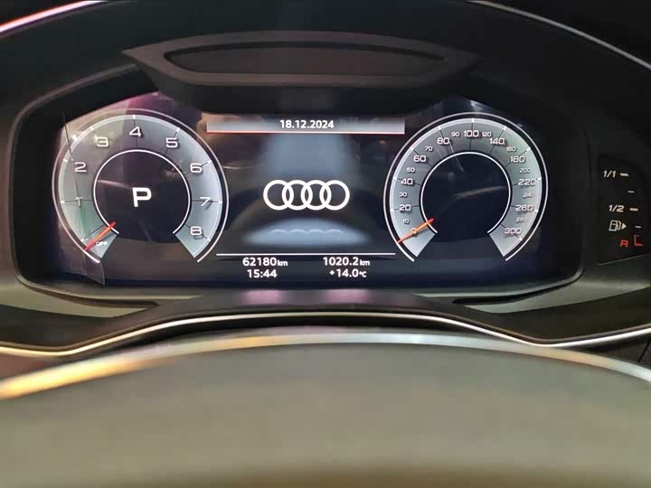 Фото 10 - Audi A6L