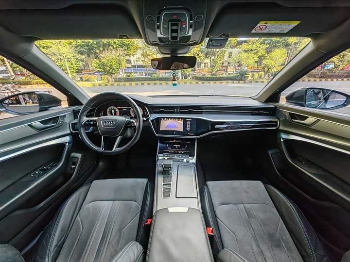 Фото 7 - Audi A6L