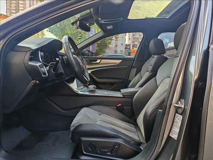 Фото 8 - Audi A6L