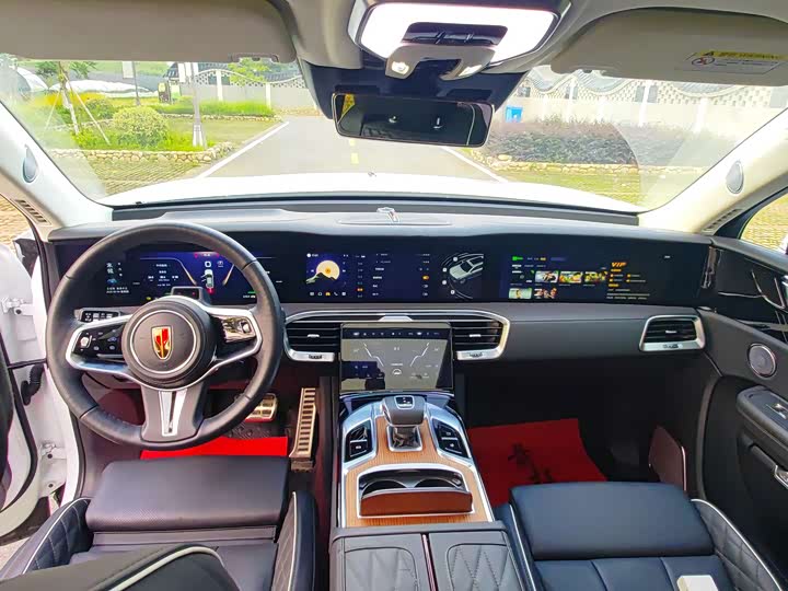 Фото 15 - Hongqi E-HS9