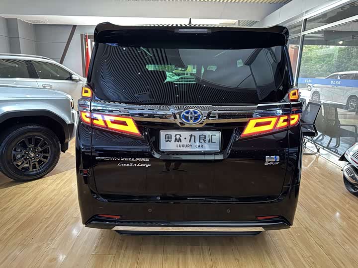 Фото 11 - Toyota Vellfire