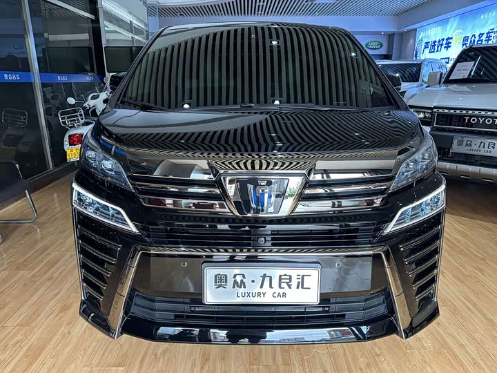 Фото 2 - Toyota Vellfire