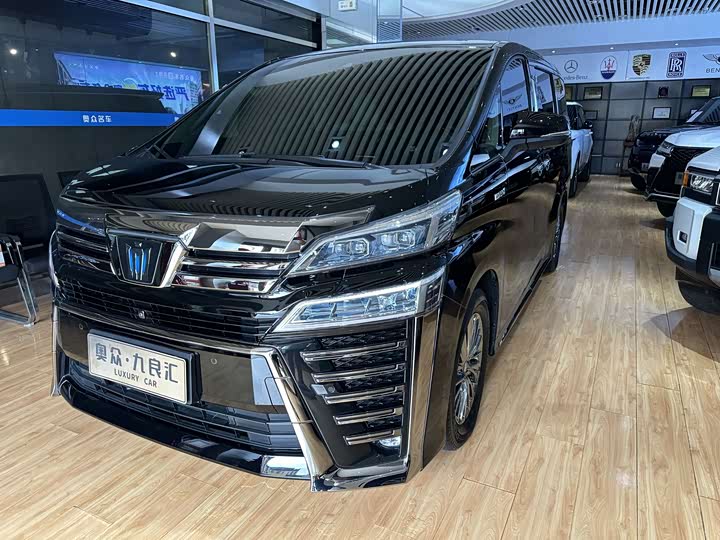 Фото 3 - Toyota Vellfire