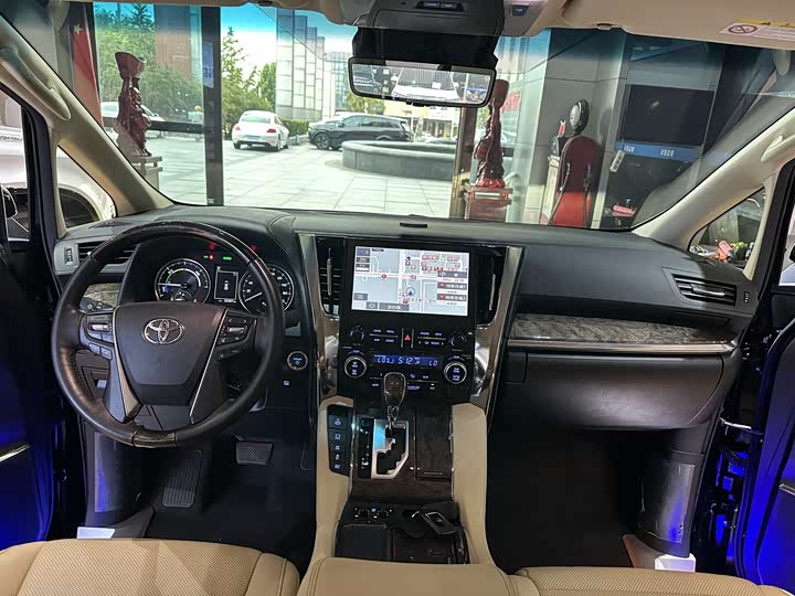 Фото 8 - Toyota Vellfire