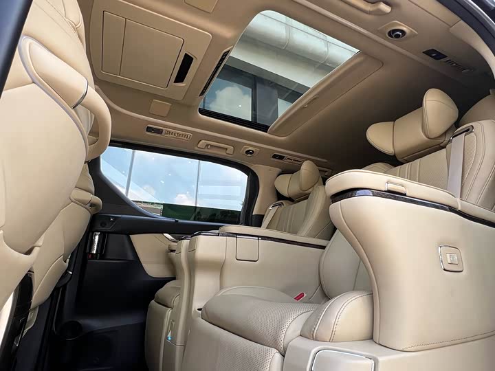 Фото 5 - Toyota Vellfire