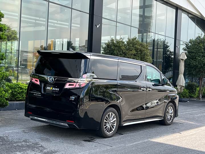 Фото 8 - Toyota Vellfire