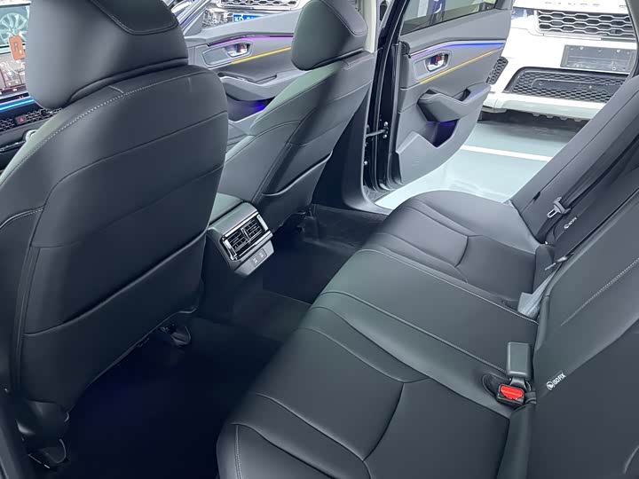 Фото 13 - Honda Accord