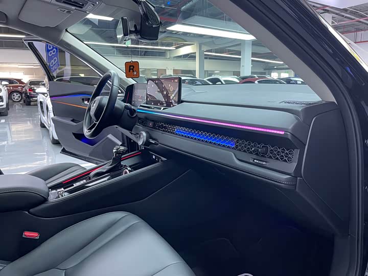 Фото 19 - Honda Accord