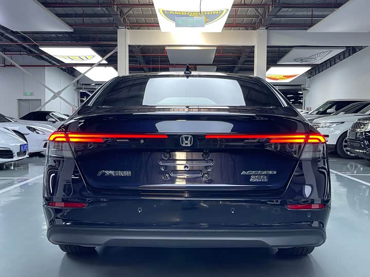 Фото 21 - Honda Accord