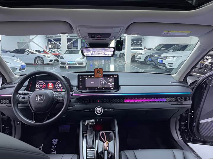 Фото 9 - Honda Accord