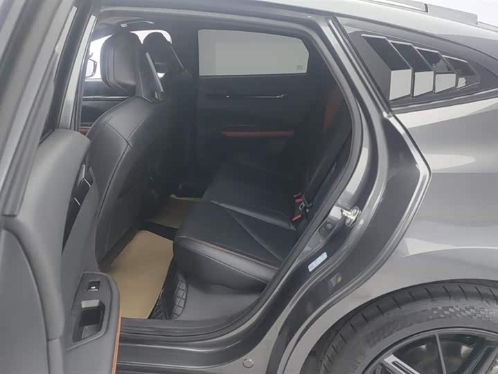 Фото 11 - Changan UNI-V