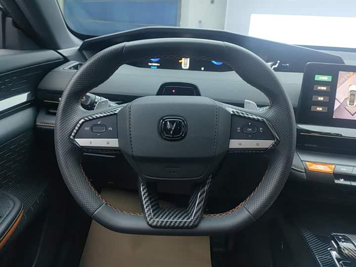 Фото 15 - Changan UNI-V