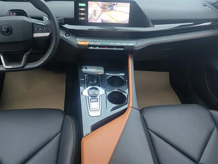 Фото 16 - Changan UNI-V