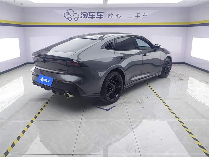 Фото 3 - Changan UNI-V