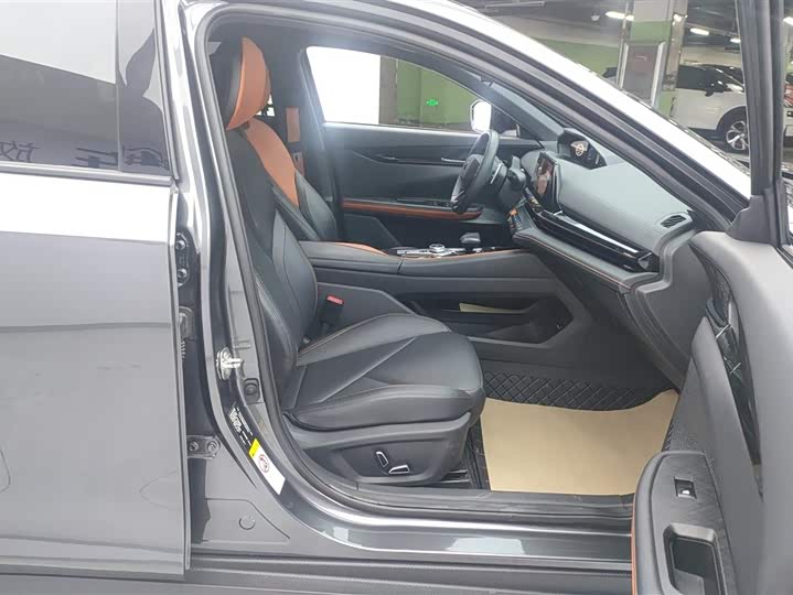 Фото 8 - Changan UNI-V