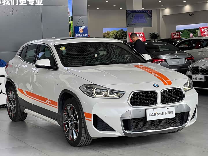 Фото 2 - BMW X2