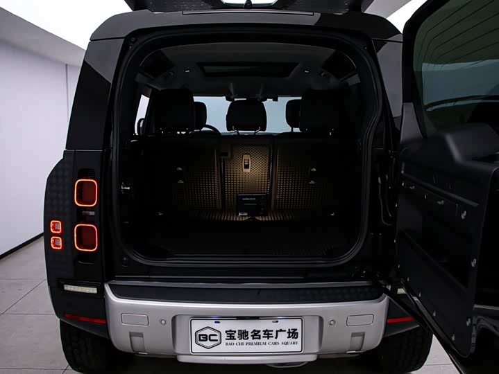 Фото 15 - Land Rover Defender