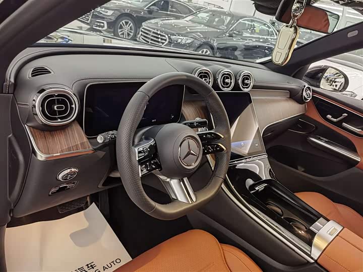 Фото 10 - Mercedes-Benz GLC-Class