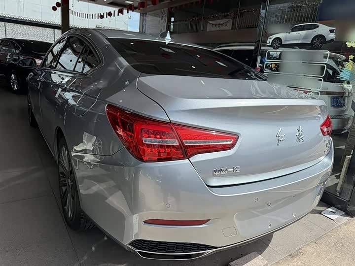 Фото 7 - Hongqi H5