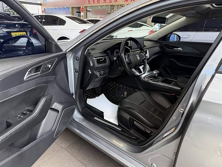 Фото 8 - Hongqi H5